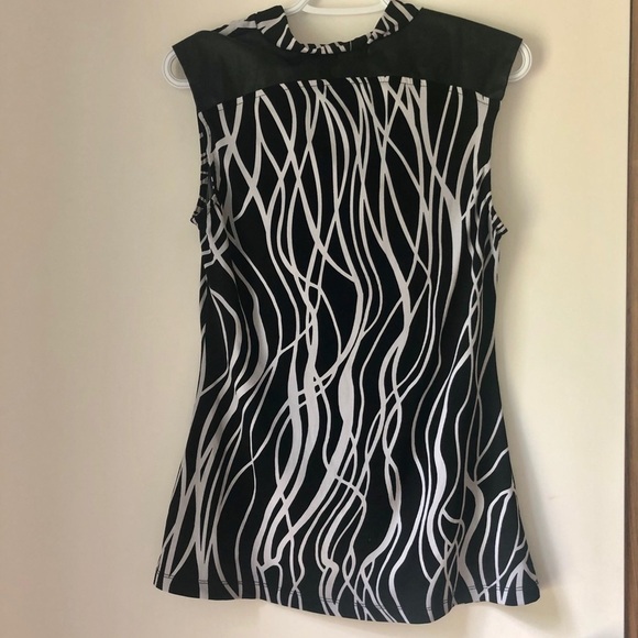 BLACK & WHITE SLEEVELESS BLOUSE -8 - Picture 9 of 11